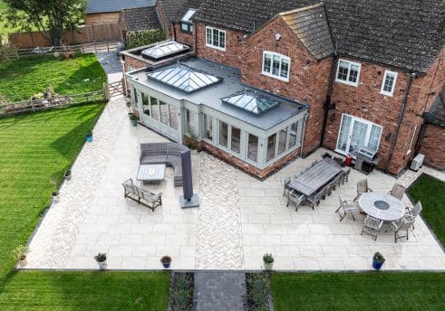 outdoor entertaining space